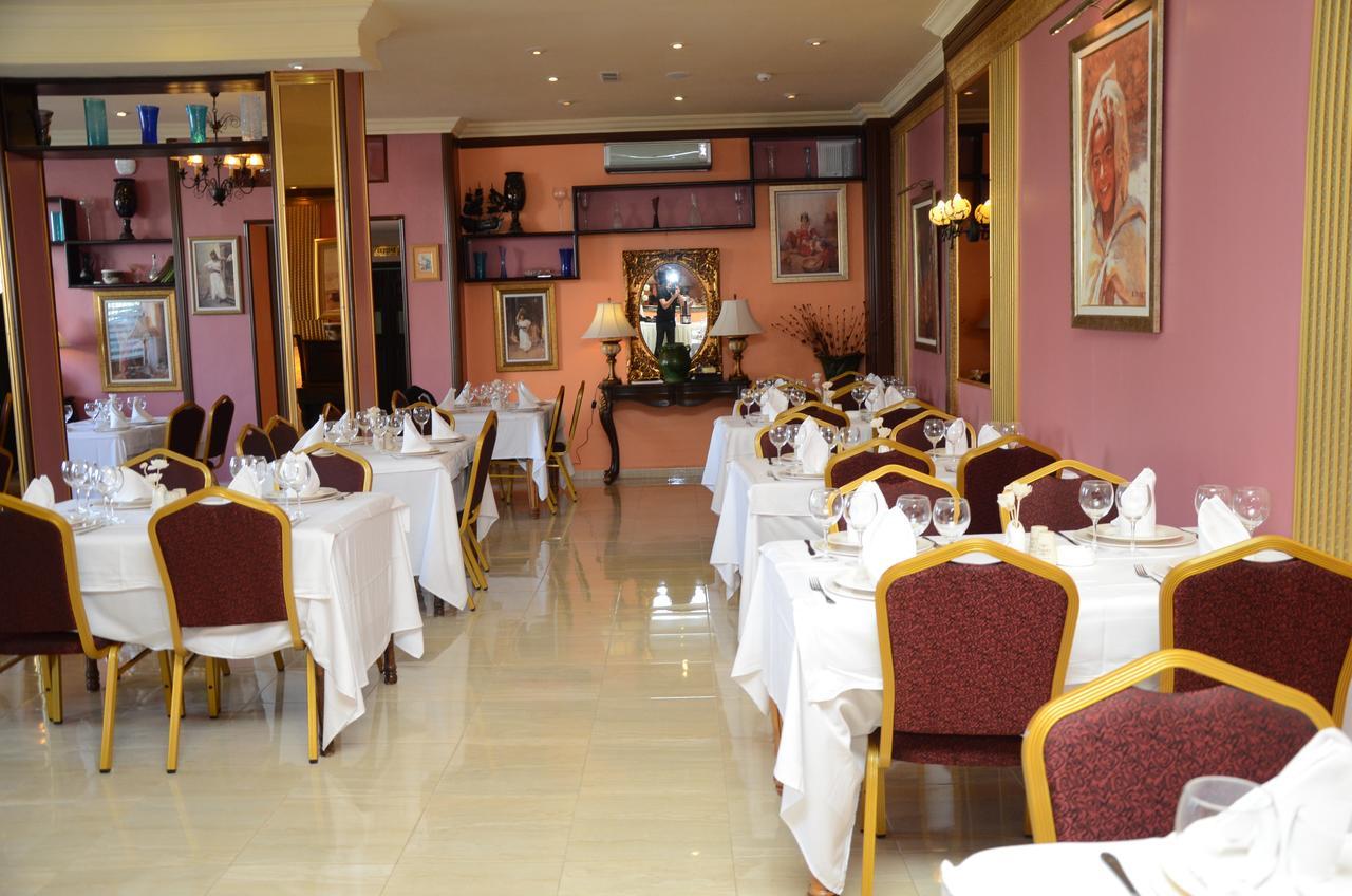 Hotel Les Ambassadeurs وهران المظهر الخارجي الصورة