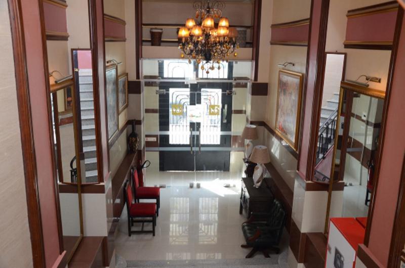 Hotel Les Ambassadeurs وهران المظهر الخارجي الصورة